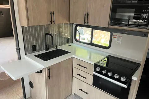 Red Plow Grand Design Imagine 2800BH Travel Trailer