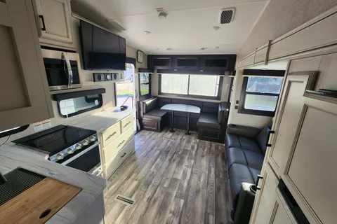 *Brand New* Jayco 26' 5th Wheel