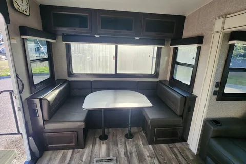 *Brand New* Jayco 26' 5th Wheel