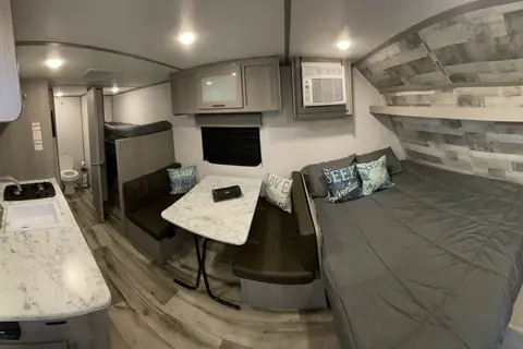 JOBAS Coleman 17B Travel Trailer