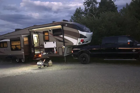 Wendy's Gulf Stream Couger Fifth Wheel