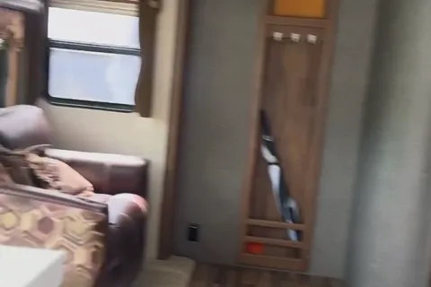 Wendy's Gulf Stream Couger Fifth Wheel
