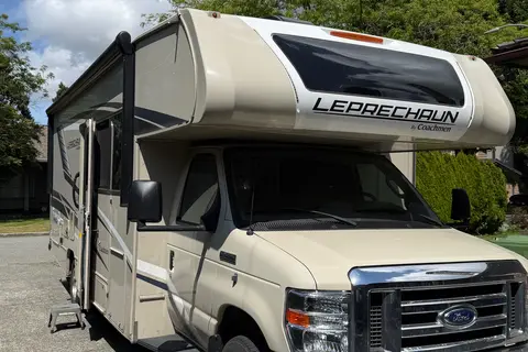 Jason’s Coachmen 260ds Class C