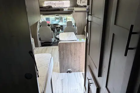 Jason’s Coachmen 260ds Class C