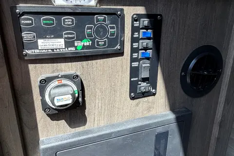 Jason’s Coachmen 260ds Class C