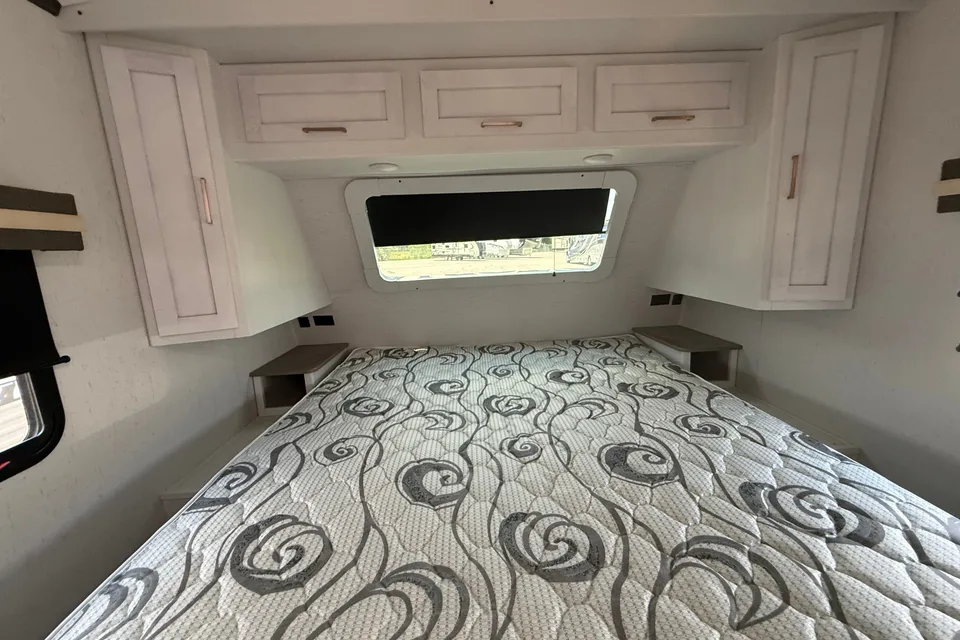Barefoot Nation Rentals Astoria 2903BH Travel Trailer
