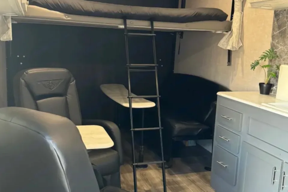Toy Hauler 21ft
