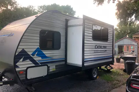 Reds Coachmen Catalina Summit Series 7 184BHS Travel Trailer