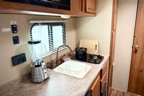 Linda's Gulf Stream 198BH Travel Trailer