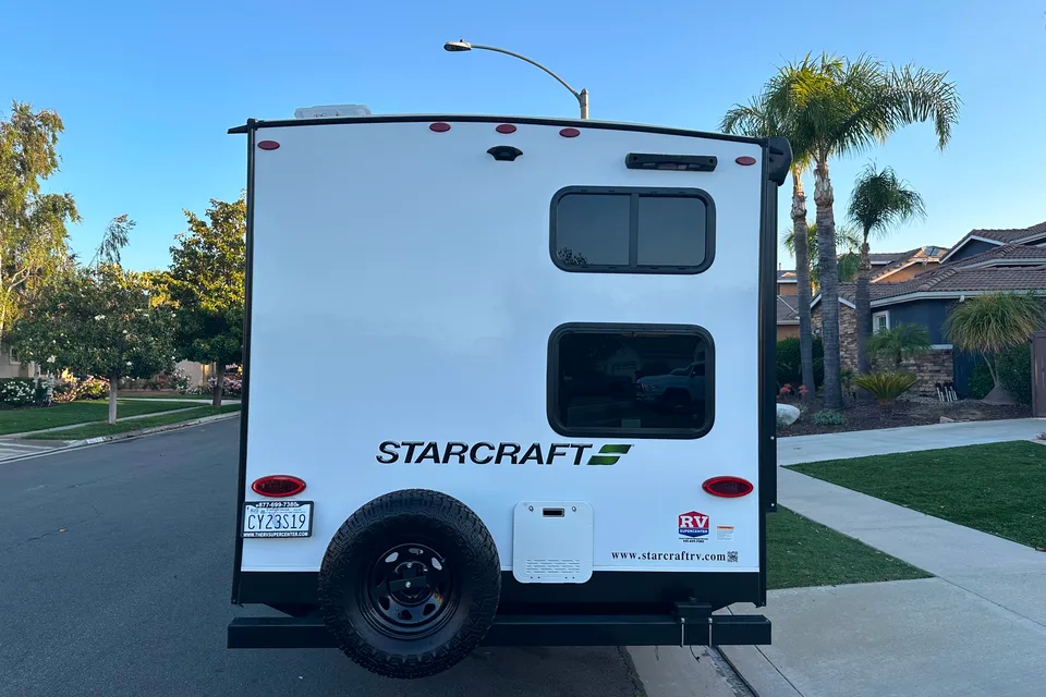 Fox RV Rentals 188BHS Travel Trailer