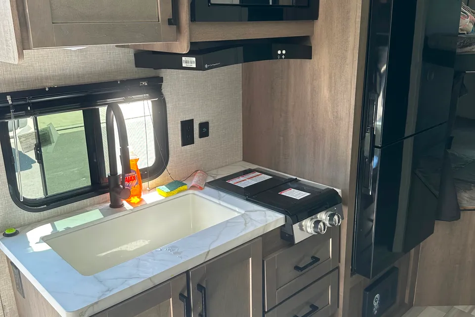 Fox RV Rentals 188BHS Travel Trailer