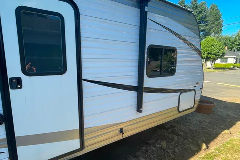 Torrey's Jayco Jay Flight SLX Travel Trailer