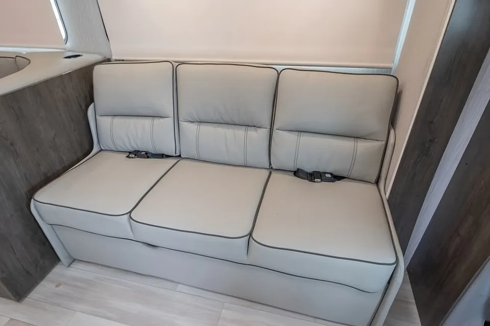 C16 2022 Luxury Leprechaun - STARLINK WiFi Equipped Sleep 8 - 2 Slide Outs - Private MasterSuite