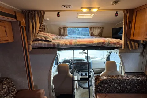 Coachmen Freelander Class C