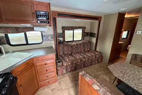 YAN SCHULTZ 's Skyline SELECT260 Travel Trailer