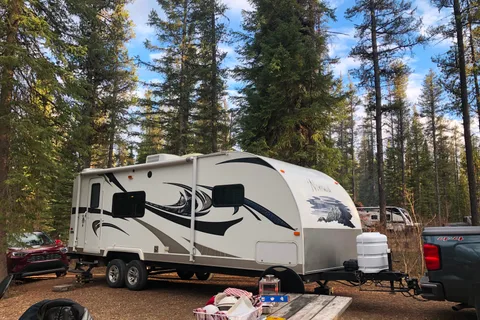 YAN SCHULTZ 's Skyline SELECT260 Travel Trailer