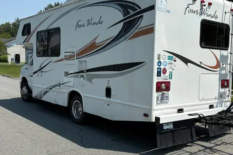 Simon Thor Motor Coach Four winds Classe C