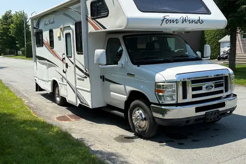 Simon Thor Motor Coach Four winds Classe C