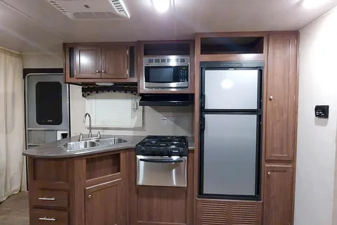 Fireside's Heartland Prowler Lynx 35' 31LX Bunkhouse