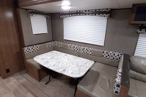 Fireside's Heartland Prowler Lynx 35' 31LX Bunkhouse