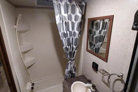 Fireside's Heartland Prowler Lynx 35' 31LX Bunkhouse