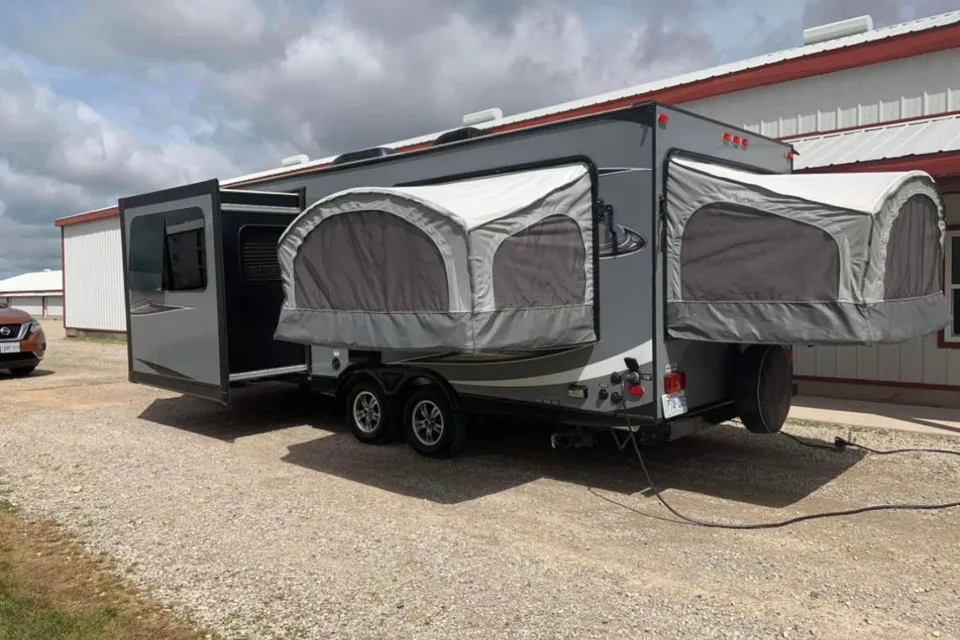 Snyder’s Dutchmen Areolite 224ES Hybrid