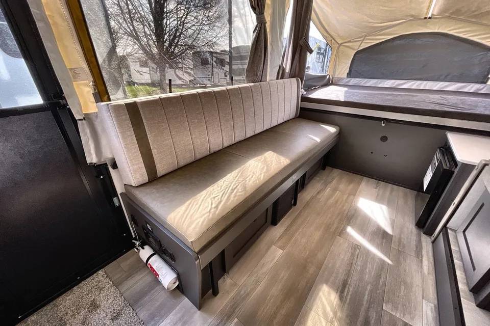 Rockwood Freedom 2380FT 2026 Tente roulotte Rockwood Freedom 2380FT 2026 Tente-roulotte