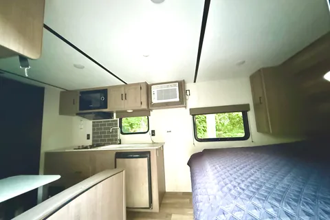 Pristine, clean, all you need travel trailer