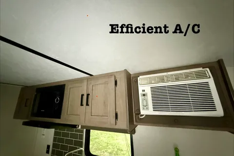 Pristine, clean, all you need travel trailer