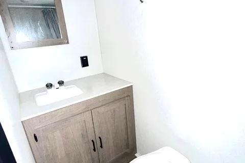 Pristine, clean, all you need travel trailer