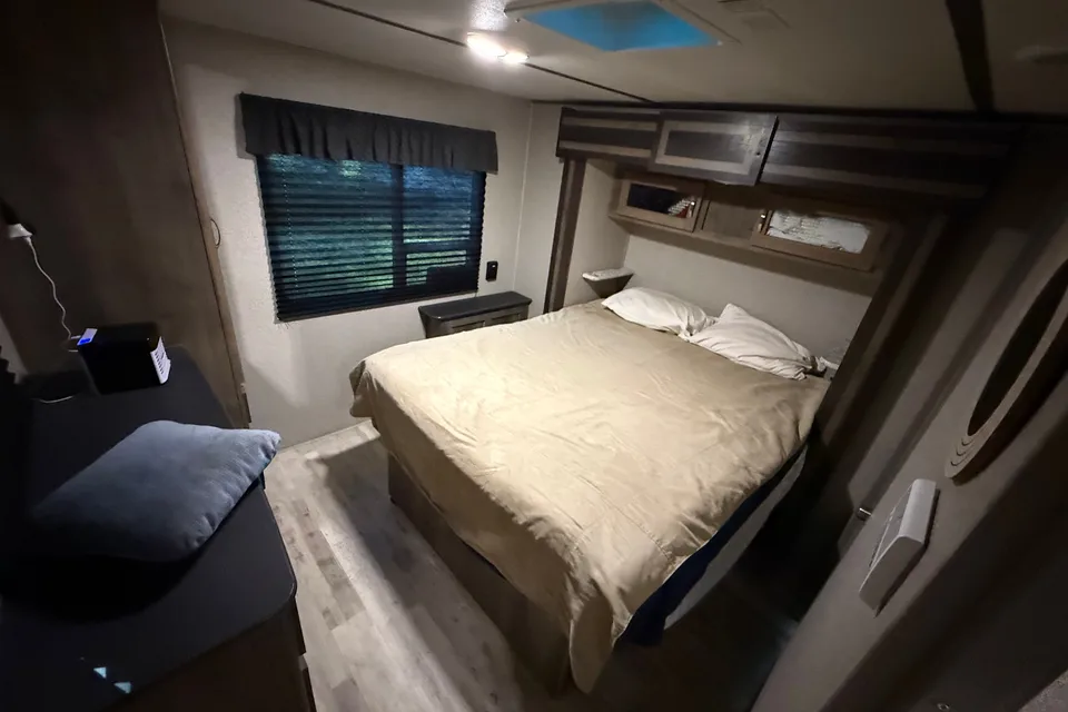 James's Keystone 29fk Travel Trailer
