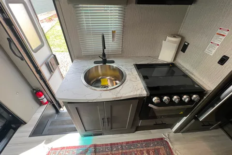 Barry's 2023 Coachman Prism