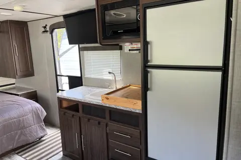 Al's Crossroads Zinger Travel Trailer