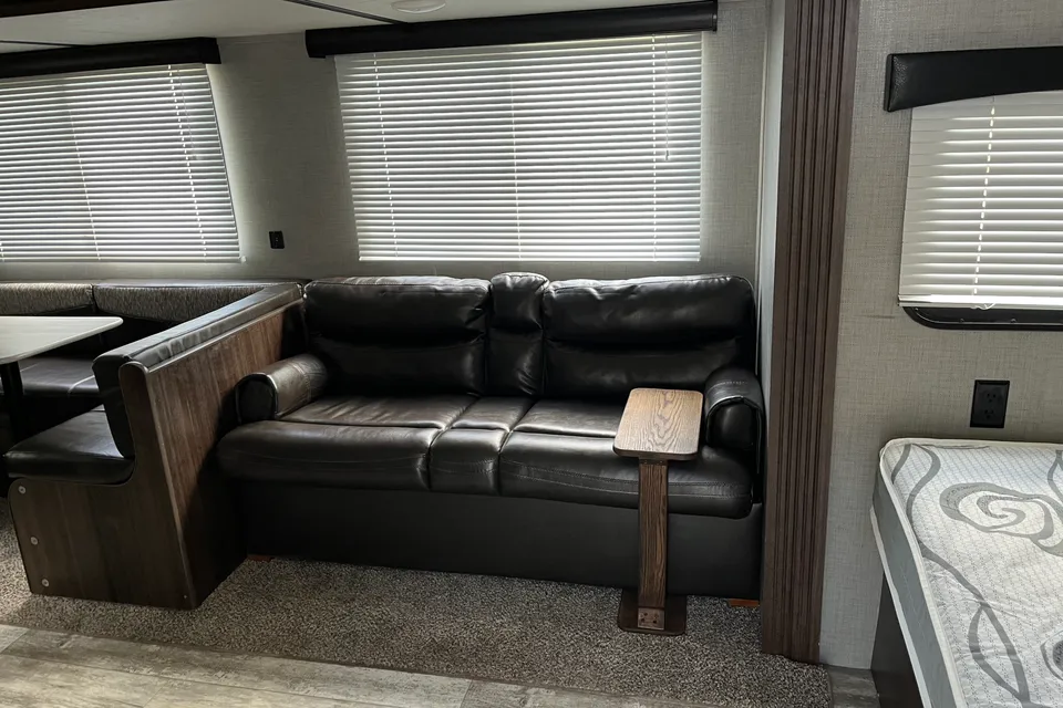 Al's Crossroads Zinger Travel Trailer