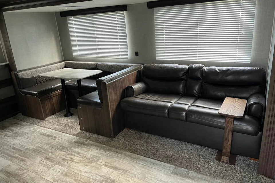 Al's Crossroads Zinger Travel Trailer