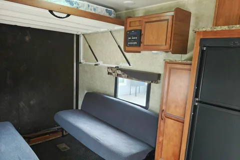 Craig's Gulf Stream Track & Trail Toy Hauler