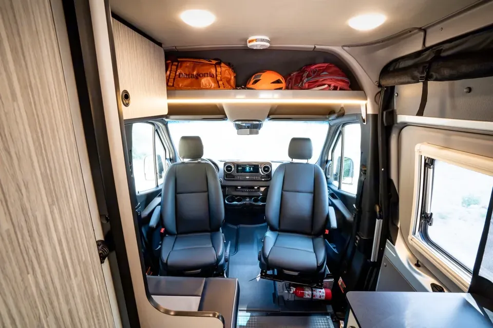Giuseppe's Revel - 2021 Sprinter Revel 4x4 2500 Class B