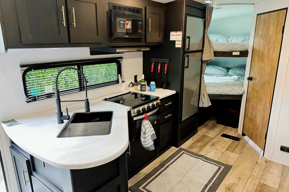 Falcon Peak Rentals- 2022 Keystone 240BHWE Travel Trailer
