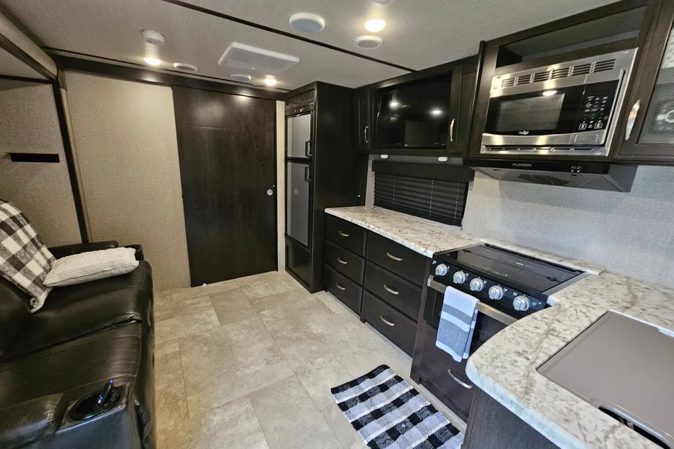 "IMAGINE" A Luxury Vacation - Sleeps 2
