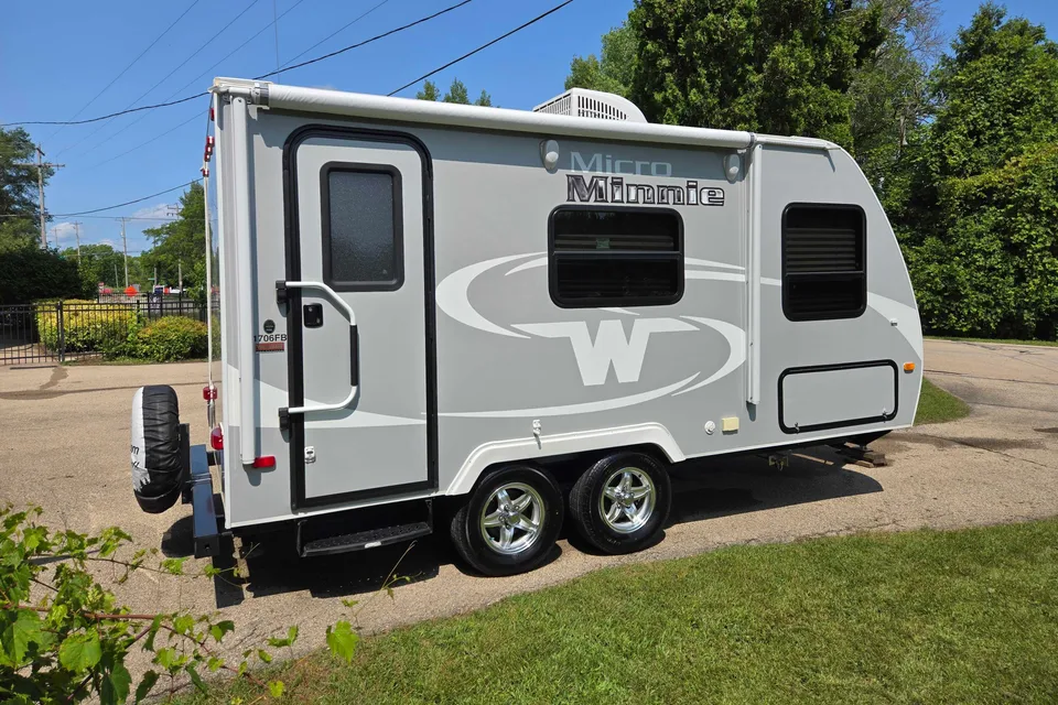 Guillermo's Winnebago 1706fb Travel Trailer