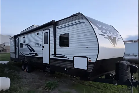 Jacob's Palomino 28BHSS PUMA Travel Trailer