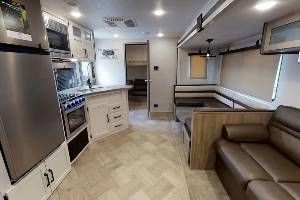 Jacob's Palomino 28BHSS PUMA Travel Trailer