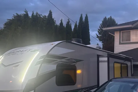 Robert 's Starcraft Superlite Travel Trailer