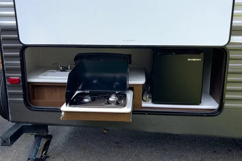 Forest River Avenger ATI 27DBS Travel Trailer