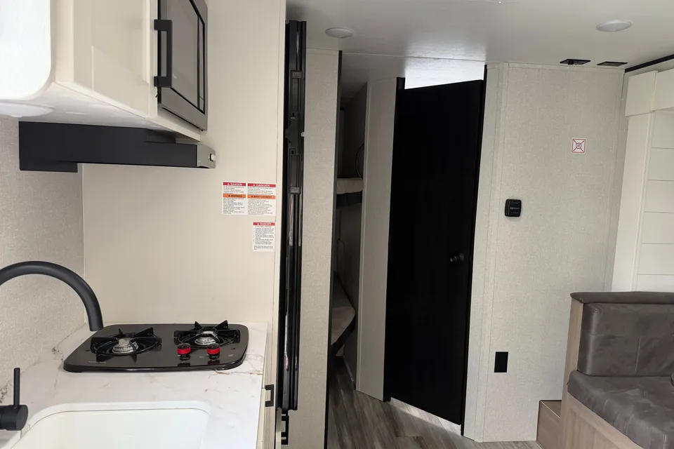 BN's New 2026 Jayco 197MBW 2026 Jay Flight SLX Travel Trailer