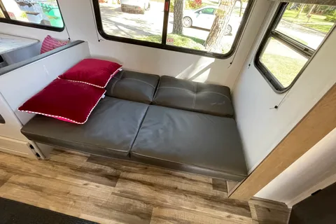 Basic Lee Camping