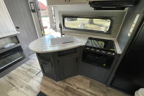 Basic Lee Camping