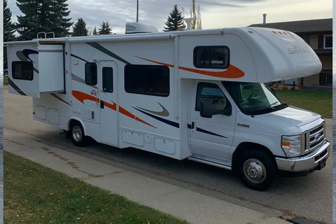 Little Missy's Forest River 2700DS Class C