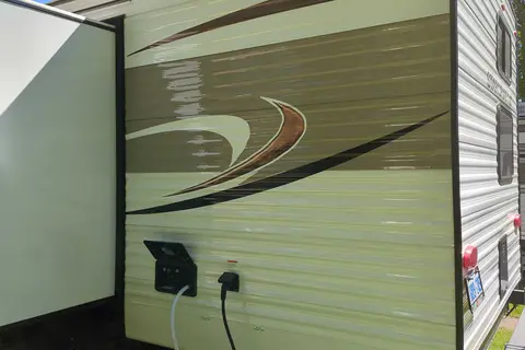 The Campbell's Starcraft 26BHS Travel Trailer