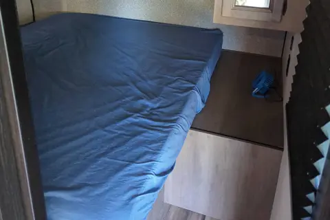 The Campbell's Starcraft 26BHS Travel Trailer